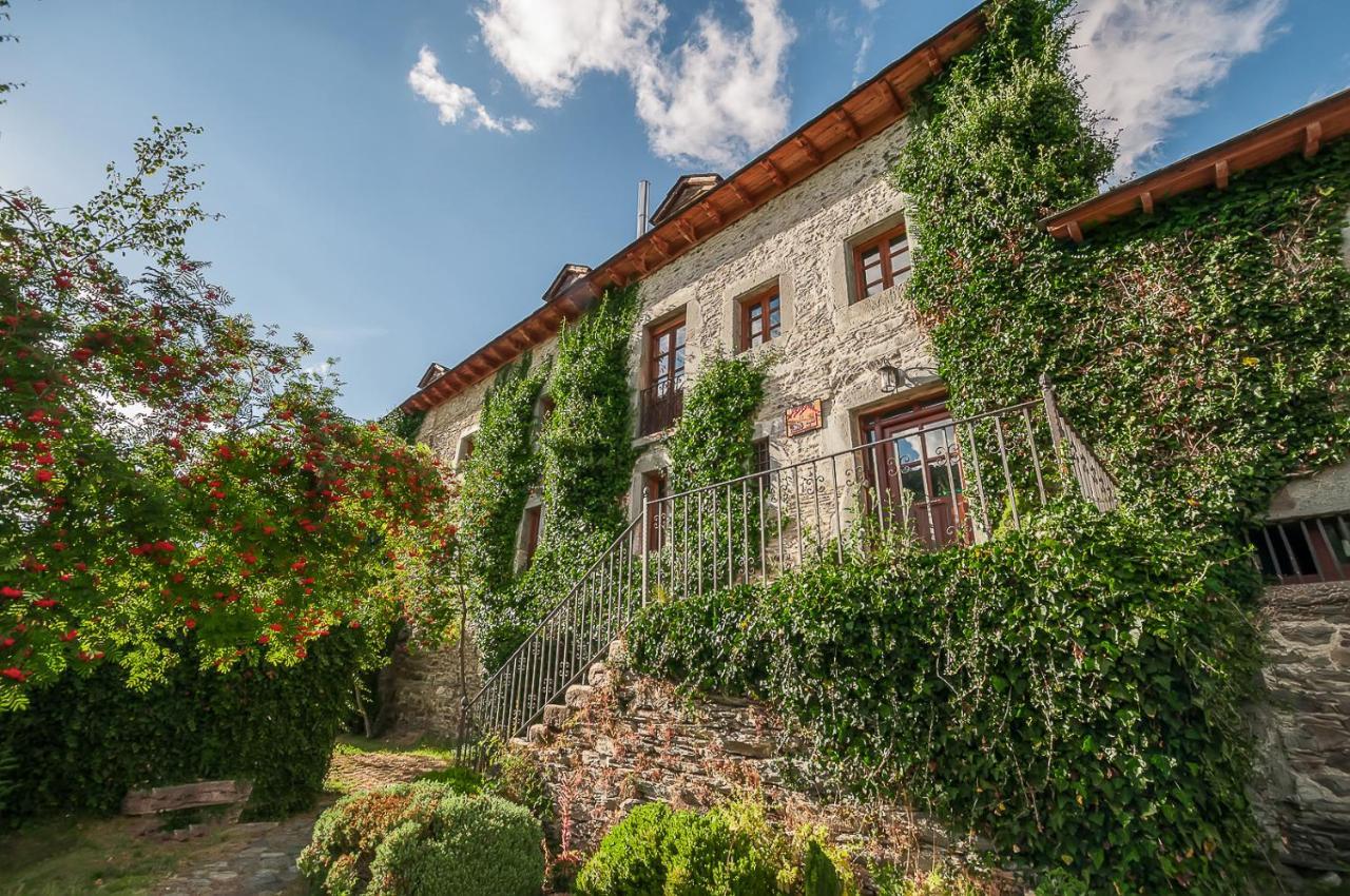 Hotel Rural El Urogallo Murias de Paredes Exterior photo